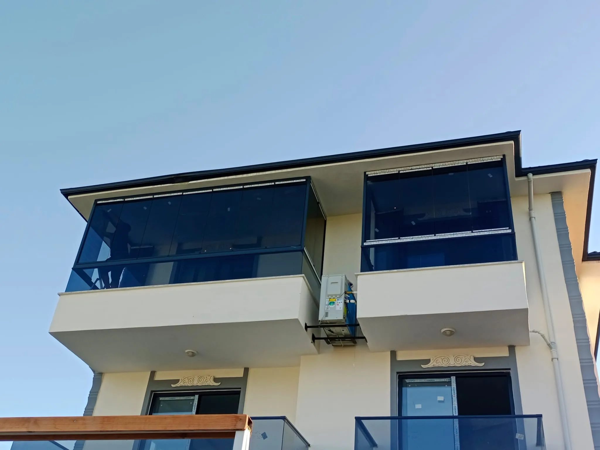 Cam Balkon